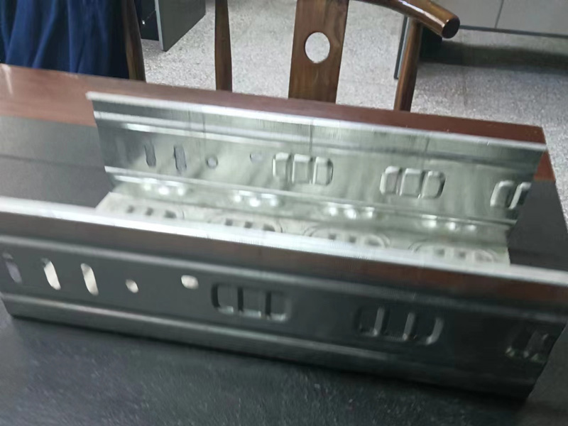 节能瓦楞电缆桥架