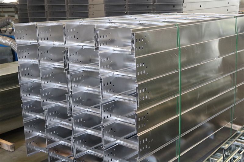 如何取定铝合金电缆桥架挠度值