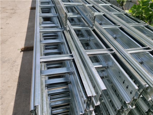 梯架式电缆桥架